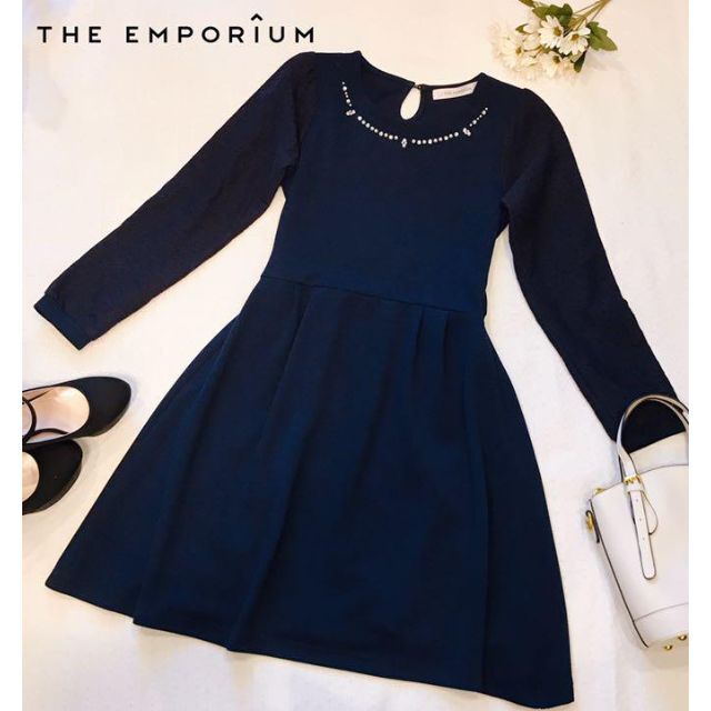 THE EMPORIUM(ジエンポリアム)の美品♡THE EMPOIIUM ジエンポリアム　袖レース　ワンピース　ネイビー レディースのワンピース(ひざ丈ワンピース)の商品写真