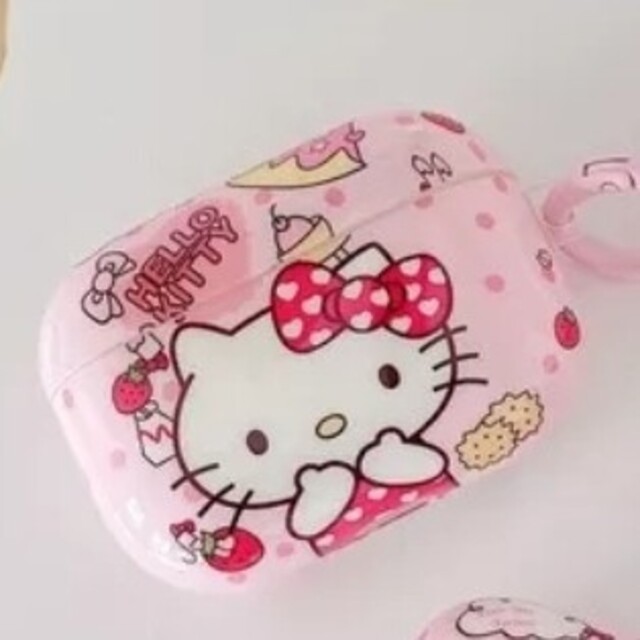 ハローキティ(ハローキティ)の★新品未使用★❤️HELLO KITTY❤️AirPodsケースカバー❤️ スマホ/家電/カメラのスマホアクセサリー(ストラップ/イヤホンジャック)の商品写真