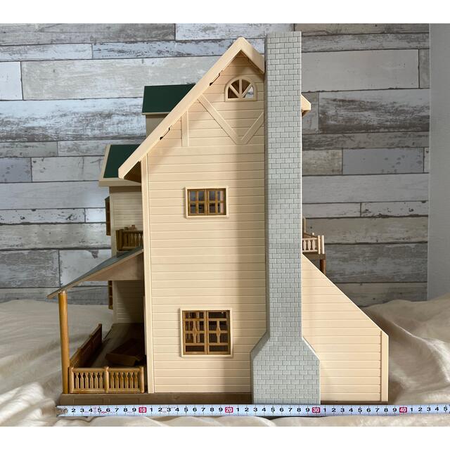 EPOCH(エポック)のシルバニアファミリー　緑　屋根　お家 エンタメ/ホビーのおもちゃ/ぬいぐるみ(キャラクターグッズ)の商品写真