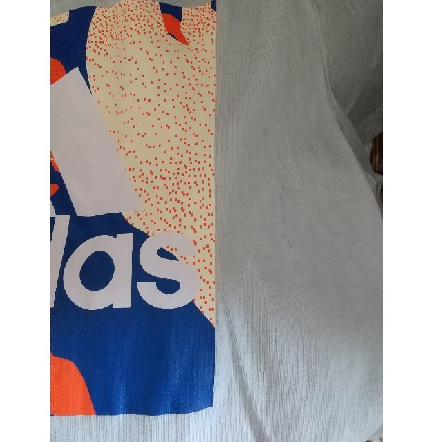 adidas(アディダス)のadidas Tシャツ 160cm キッズ/ベビー/マタニティのキッズ服男の子用(90cm~)(Tシャツ/カットソー)の商品写真