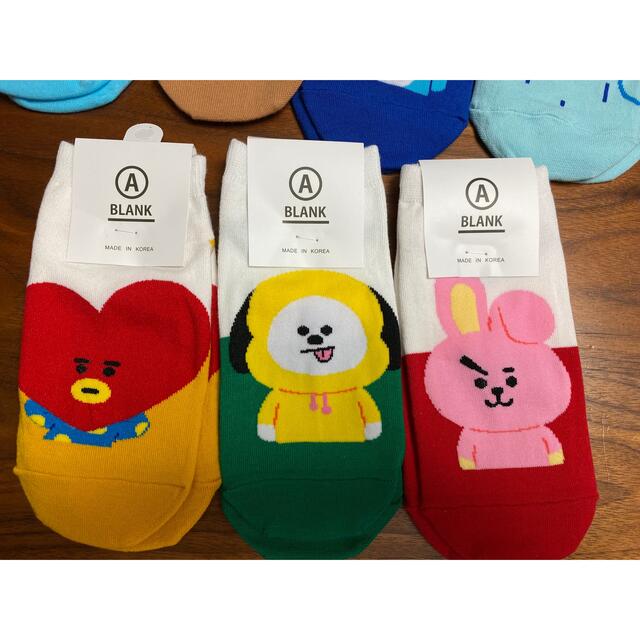 BT21(ビーティーイシビル)の新柄　BTS　BT21　くつ下　7足 エンタメ/ホビーのタレントグッズ(アイドルグッズ)の商品写真