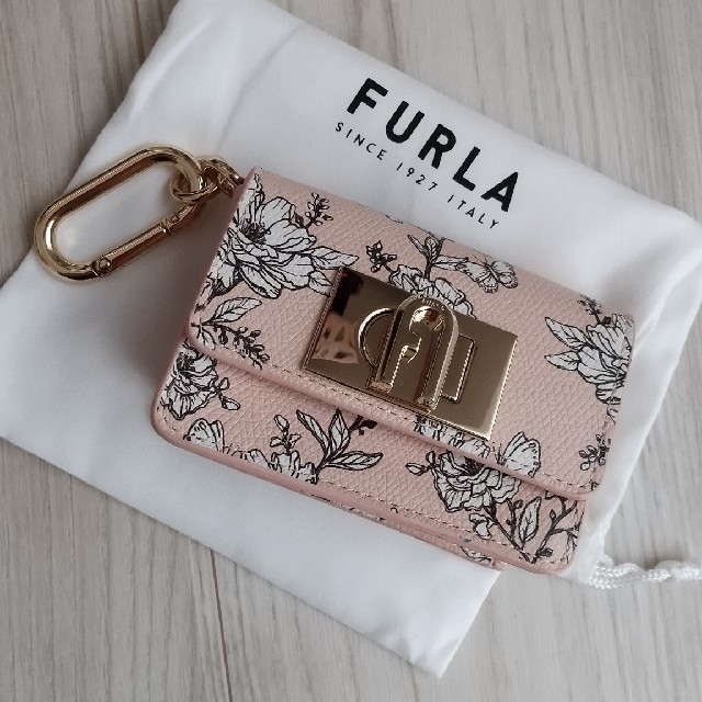 Furla(フルラ)のフルラ　花柄チャームコインケース メンズのファッション小物(コインケース/小銭入れ)の商品写真