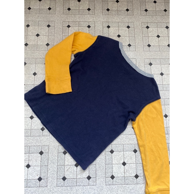 babyGAP(ベビーギャップ)のbaby GAPロンT 100 2点 キッズ/ベビー/マタニティのキッズ服男の子用(90cm~)(Tシャツ/カットソー)の商品写真