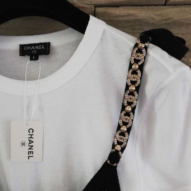 CHANEL(シャネル)のシャネル　クルーズコレクション　2022トップス レディースのトップス(Tシャツ(半袖/袖なし))の商品写真