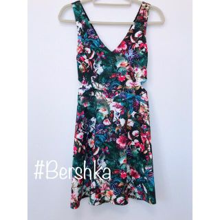 ベルシュカ(Bershka)のBershka  ワンピース　ノースリーブ　夏服　レディース(ミニワンピース)