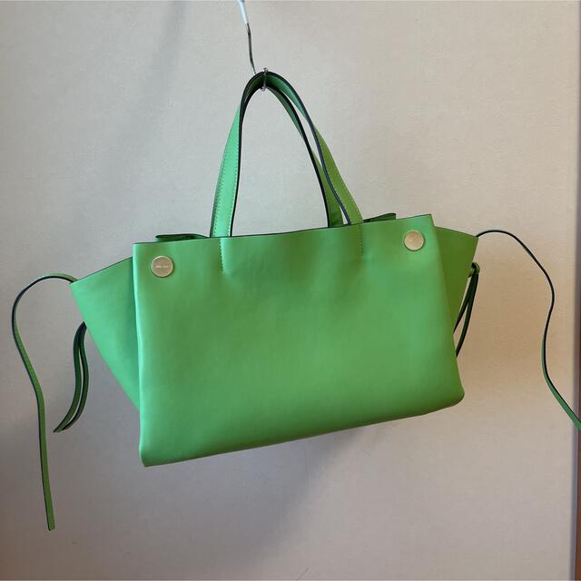 Mila Owen(ミラオーウェン)のミラオーウェン  トートバッグ　未使用品　グリーン　A4 レディースのバッグ(トートバッグ)の商品写真