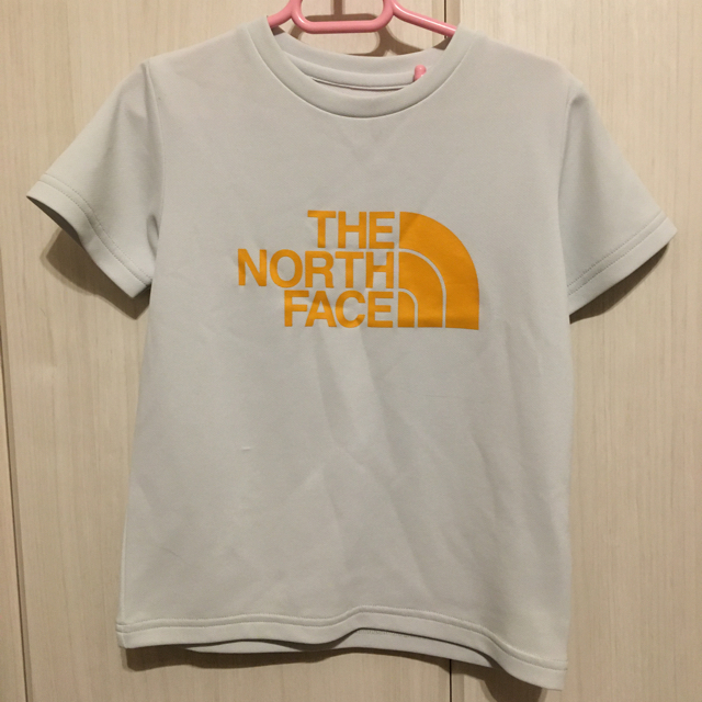 THE NORTH FACE(ザノースフェイス)の中古　ノースフェイス　半袖Tシャツ　キッズ120 キズあり キッズ/ベビー/マタニティのキッズ服男の子用(90cm~)(Tシャツ/カットソー)の商品写真