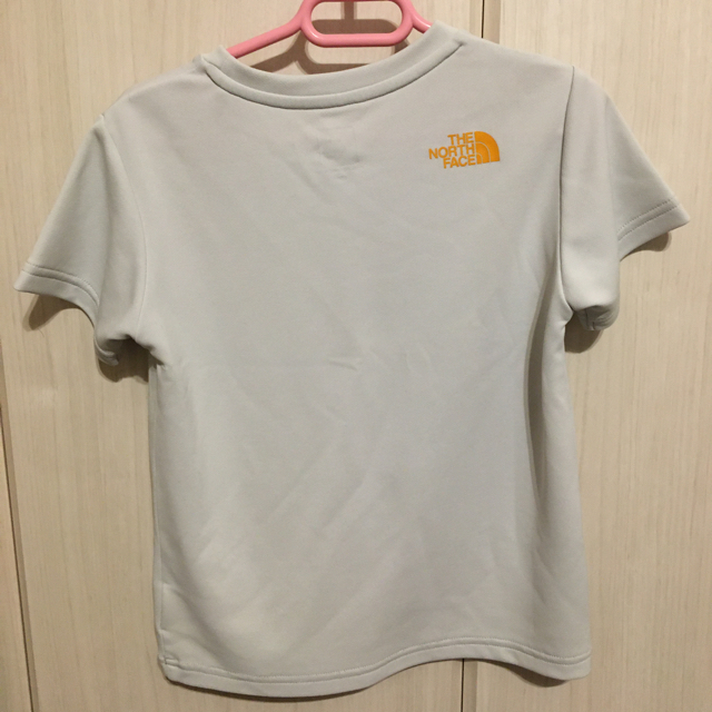 THE NORTH FACE(ザノースフェイス)の中古　ノースフェイス　半袖Tシャツ　キッズ120 キズあり キッズ/ベビー/マタニティのキッズ服男の子用(90cm~)(Tシャツ/カットソー)の商品写真