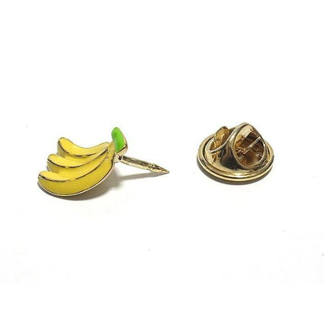 ラペルピン　ピンズ　バナナ　ばなな　フルーツ　果物　イエロー　bro-0341 レディースのファッション小物(その他)の商品写真