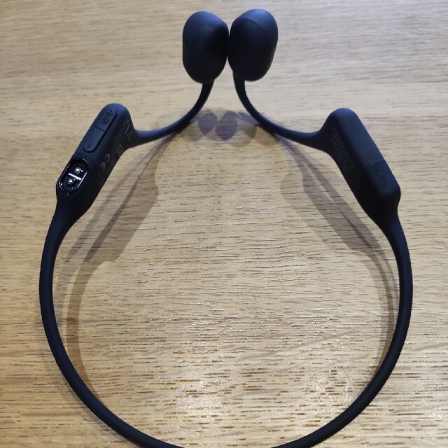 aftershokz aeropex 骨伝導イヤホン スマホ/家電/カメラのオーディオ機器(ヘッドフォン/イヤフォン)の商品写真