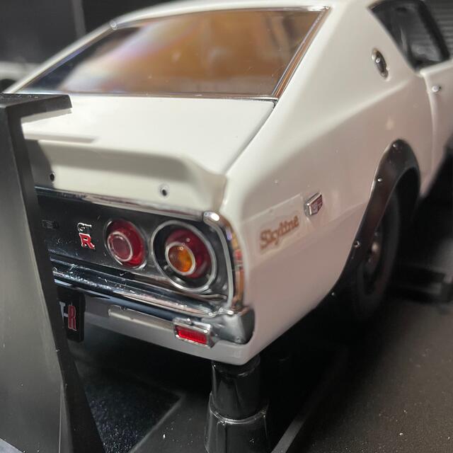 新品未展示品　京商1/18ニッサンスカイライン2000GT-R/ホワイト美品