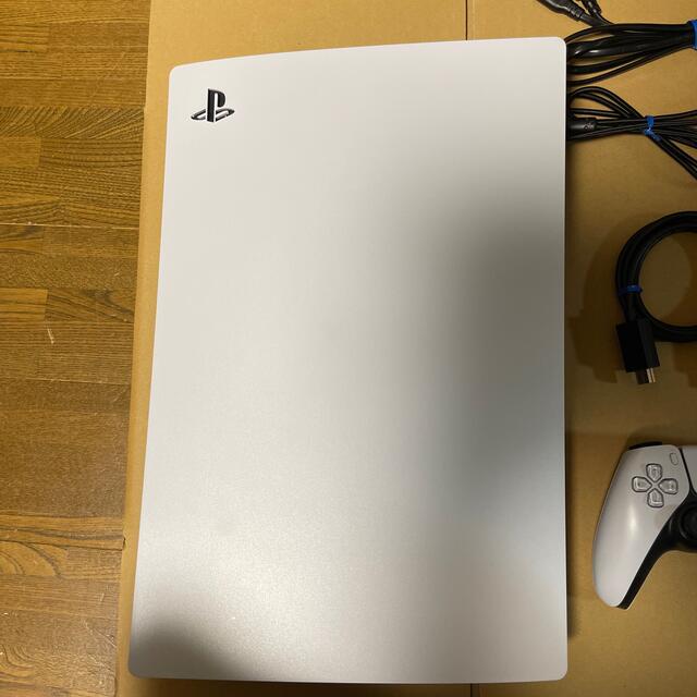 PlayStation(プレイステーション)の中古　PS5 プレイステーション5 デジタルエディション　付属品　有　欲しい方！ エンタメ/ホビーのゲームソフト/ゲーム機本体(家庭用ゲーム機本体)の商品写真