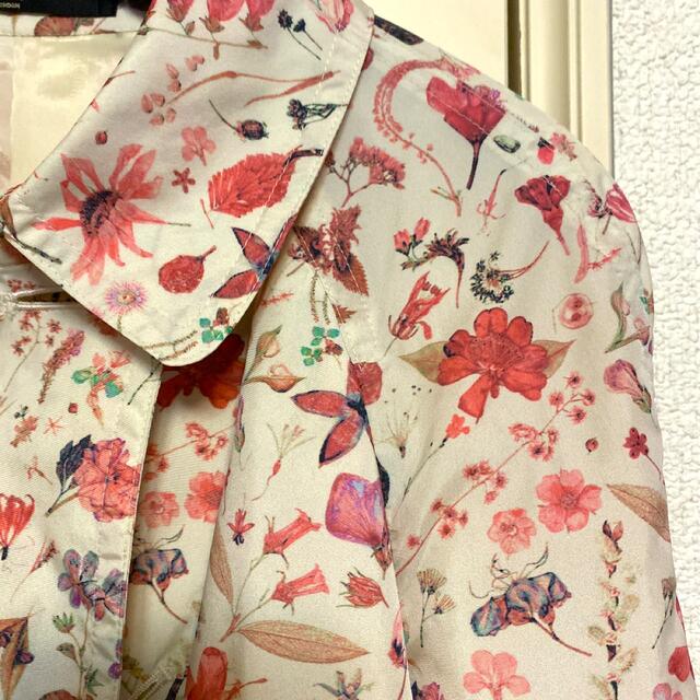 DAKS(ダックス)のDAKS 花柄　トレンチコート レディースのジャケット/アウター(トレンチコート)の商品写真