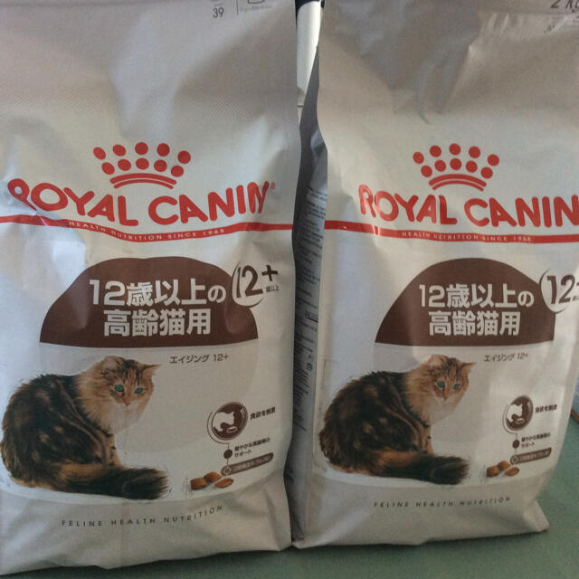 ROYAL CANIN(ロイヤルカナン)のロイヤルカナン 12歳以上の高齢猫用 エイジング12＋  2kg x  2 その他のペット用品(ペットフード)の商品写真