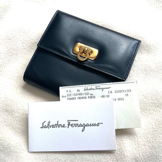 Salvatore Ferragamo(サルヴァトーレフェラガモ)の超美品 Salvatore Ferragamo フェラガモ 折り財布 ブラック レディースのファッション小物(財布)の商品写真