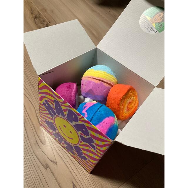 LUSH(ラッシュ)のLUSH  バスボム コスメ/美容のボディケア(入浴剤/バスソルト)の商品写真