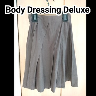 ボディドレッシングデラックス(BODY DRESSING Deluxe)のBody Dressing Deluxe プリーツスカート サイズ36 ブラウン(ひざ丈スカート)