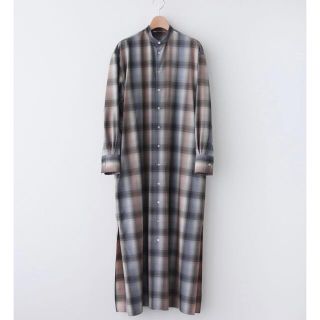 オーラリー(AURALEE)のSUPER LIGHT WOOL CHECK MAXI ONE-PIECE(ロングワンピース/マキシワンピース)