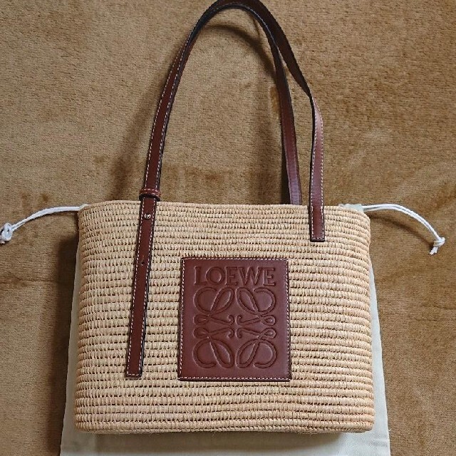 人気ブランドの新作 LOEWE ロエベLOEWEバスケットバッグ - かごバッグ+