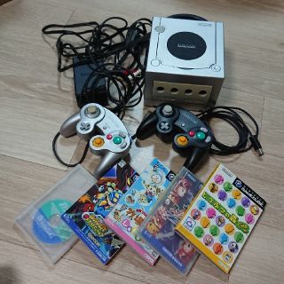 ニンテンドーゲームキューブ(ニンテンドーゲームキューブ)の【中古品】ゲームキューブ本体＋ソフト５本 まとめ売り(家庭用ゲーム機本体)