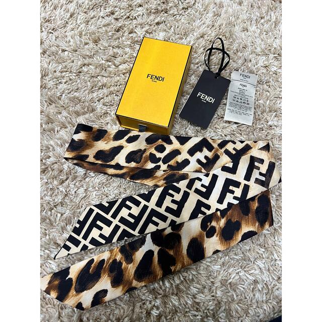 FENDIフェンディ レオパード豹柄 ラッピー フェンディ FENDI 総柄 イエロー系 シルク100%