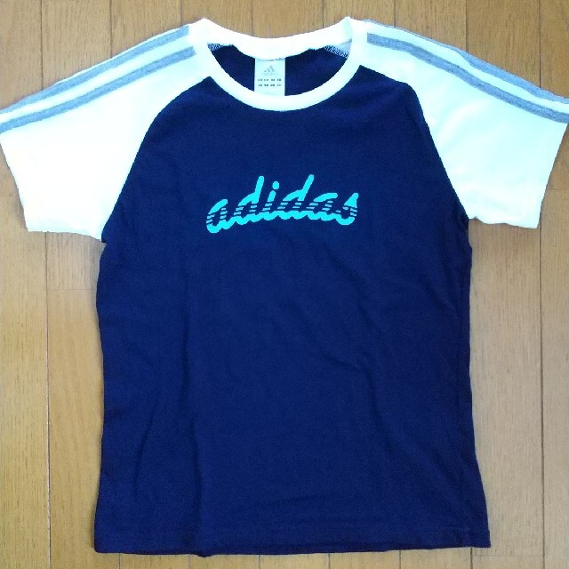 adidas(アディダス)のadidas Tシャツ レディース レディースのトップス(Tシャツ(半袖/袖なし))の商品写真