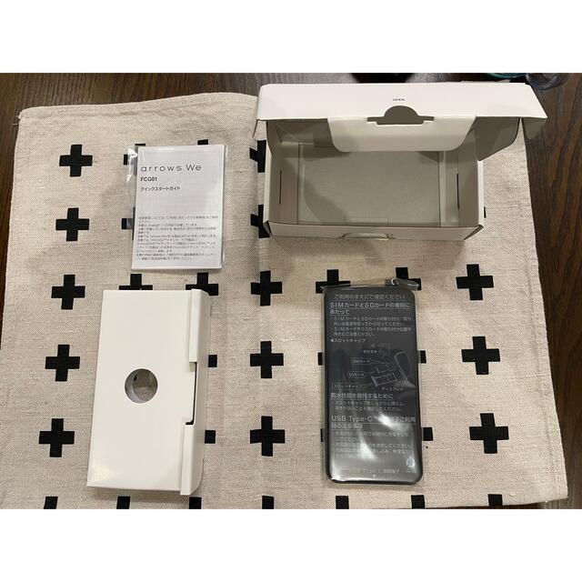 新品、未使用品 arrows we 黒 本体 スマホ/家電/カメラのスマートフォン/携帯電話(スマートフォン本体)の商品写真