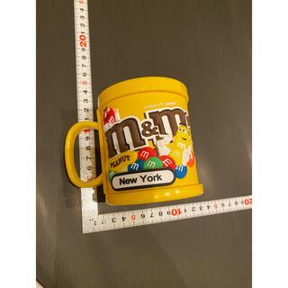 エムアンドエム(M&M)の新品🌈ニューヨーク　mチョコ限定　プラ製　マグカップ(グラス/カップ)