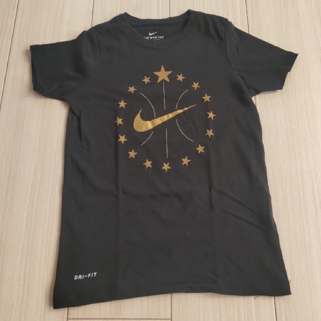 NIKE(ナイキ)のNIKE　KIDS　半袖Ｔシャツ　130 キッズ/ベビー/マタニティのキッズ服男の子用(90cm~)(Tシャツ/カットソー)の商品写真