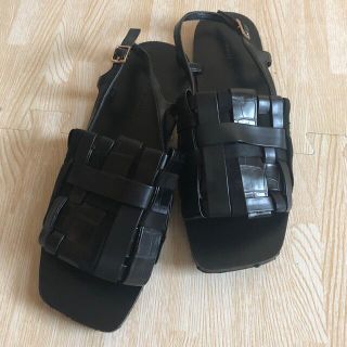 チャールズアンドキース(Charles and Keith)のCHARLES & KEITH サンダル　23 23.5 ブラック(サンダル)