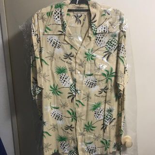 MAISON KITSUNE'(シャツ)のフリマアイテム一覧 MAISON KITSUNE'(シャツ)のフリマアイテム一覧