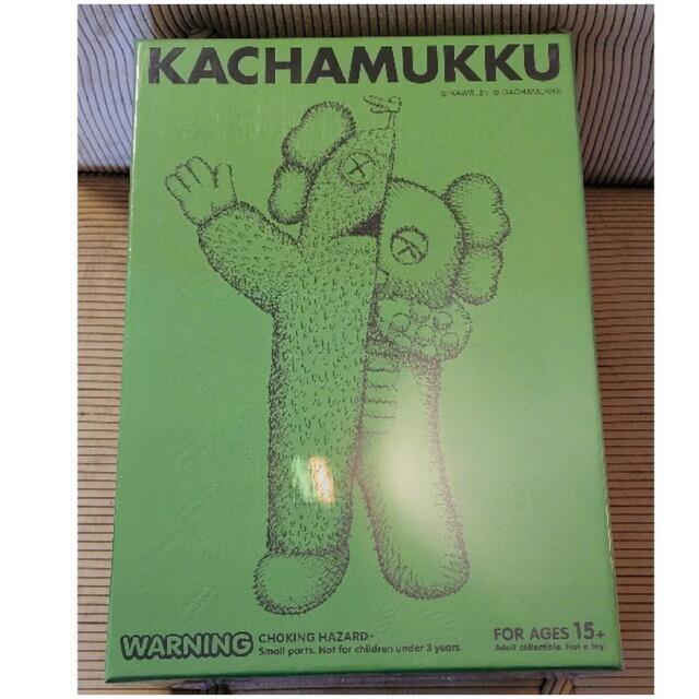 BE@RBRICK(ベアブリック)のKAWS KACHAMUKKU    赤/緑　カウズ　ガチャピン　ムック  ハンドメイドのおもちゃ(フィギュア)の商品写真