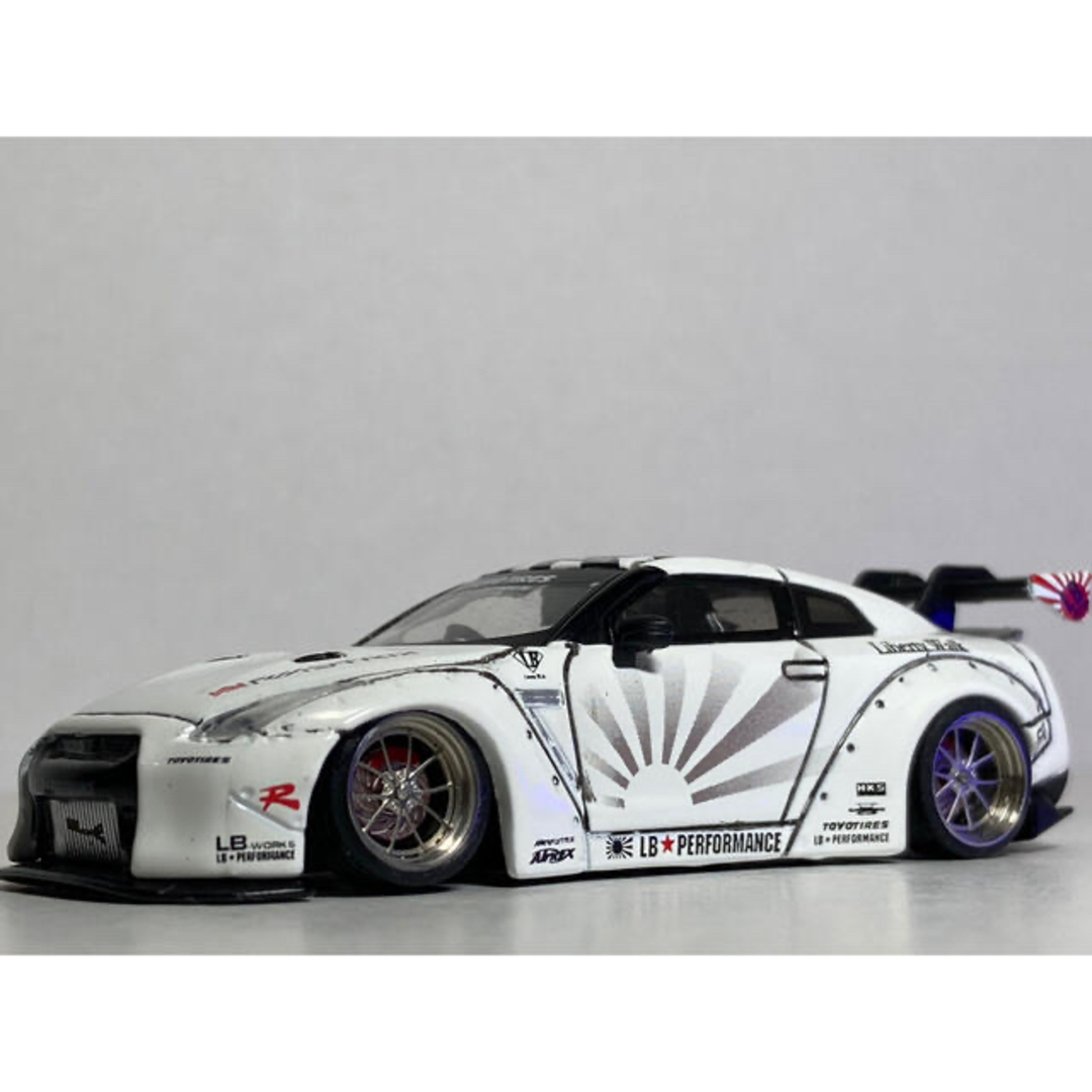 minigt1/64 ⭐︎64 LBWK R35GTR ホワイトRカスタム