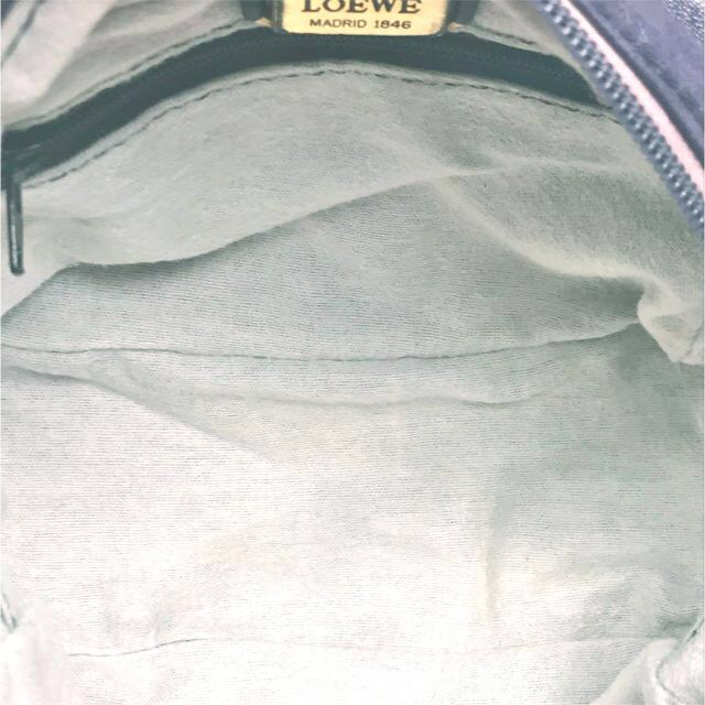 LOEWE(ロエベ)のロエベ  柔らかレザー ロゴ ポシェット ショルダーバッグ ダークパープルカラー レディースのバッグ(ショルダーバッグ)の商品写真