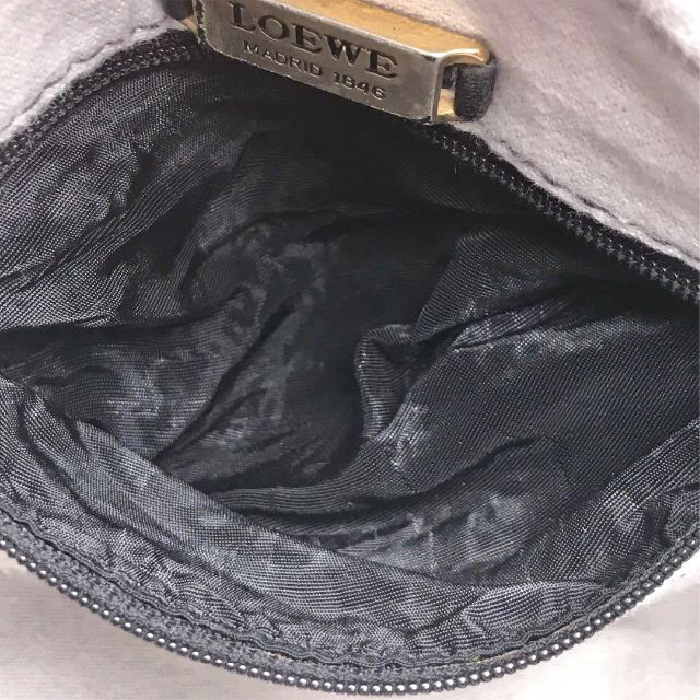 LOEWE(ロエベ)のロエベ  柔らかレザー ロゴ ポシェット ショルダーバッグ ダークパープルカラー レディースのバッグ(ショルダーバッグ)の商品写真