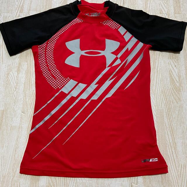 UNDER ARMOUR(アンダーアーマー)のアンダーアーマー　YSM 130cm 半袖Tシャツ キッズ/ベビー/マタニティのキッズ服男の子用(90cm~)(Tシャツ/カットソー)の商品写真