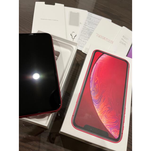 iPhone(アイフォーン)のiPhone XR 128GB レッド 美品 スマホ/家電/カメラのスマートフォン/携帯電話(スマートフォン本体)の商品写真