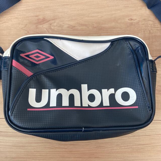 UMBRO(アンブロ)のumbro ミニショルダーバック スポーツ/アウトドアのスポーツ/アウトドア その他(その他)の商品写真