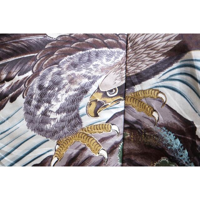 豪快な鷹(鷲)が素晴らしい。メンズ着物アンサンブル　羽織り　正絹　リバーシブル メンズの水着/浴衣(着物)の商品写真