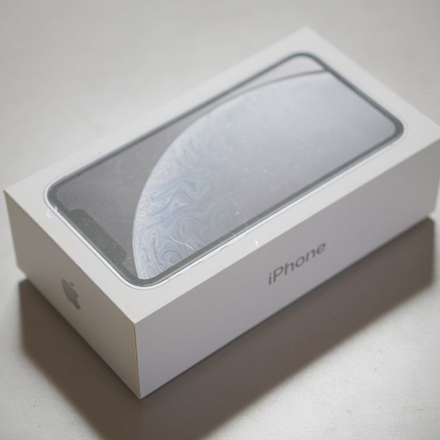 iPhone XR SIMフリー 64GB