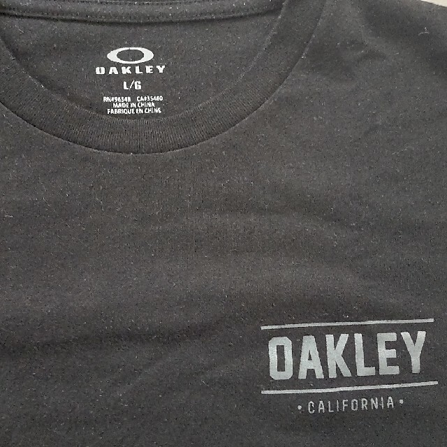 Oakley(オークリー)のオークリー　OAKLEY　Tシャツ　Ｌ　黒　バックプリント メンズのトップス(Tシャツ/カットソー(半袖/袖なし))の商品写真