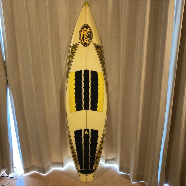 人気の贈り物が 【美品】 フィン付きショートボードと、ALOHAのハードケースとのセット サーフィン