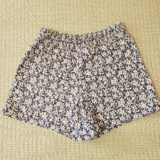 ユニクロ(UNIQLO)のUNIQLO 花柄ショートパンツ(ショートパンツ)