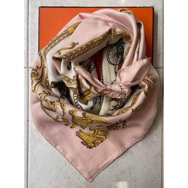 ピンクのロンシャンへの散歩 エルメス スカーフ カレ90 - バンダナ