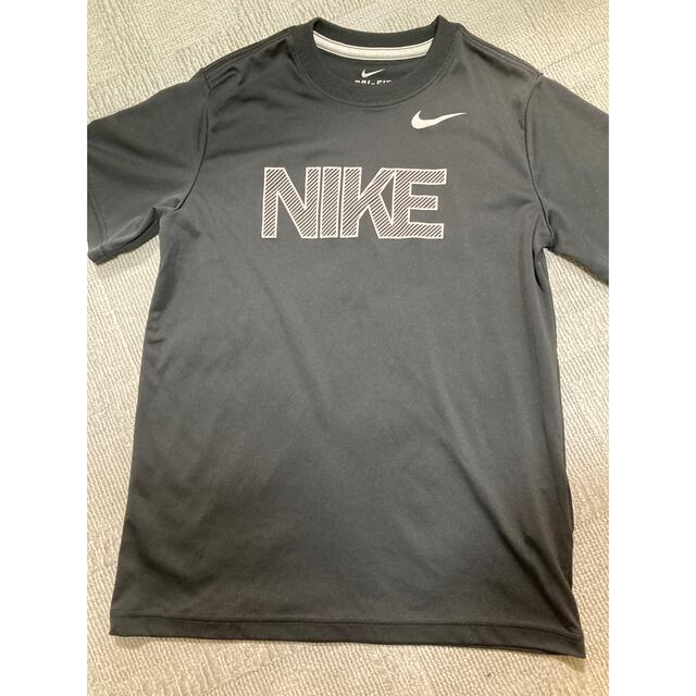 NIKE(ナイキ)のナイキTシャツ　130  4枚セット キッズ/ベビー/マタニティのキッズ服男の子用(90cm~)(Tシャツ/カットソー)の商品写真