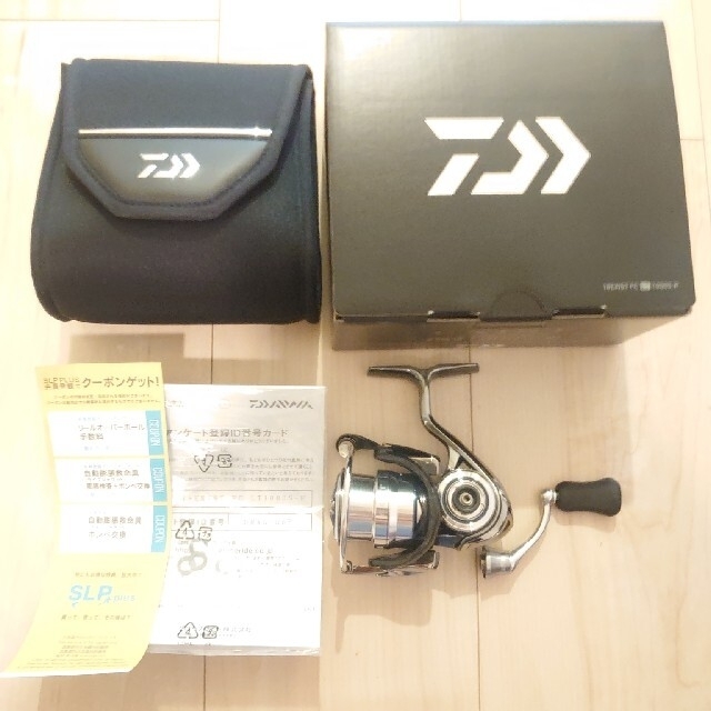 DAIWA(ダイワ)の【極美品】18 イグジスト FC LT 1000S-P 【送料無料】 スポーツ/アウトドアのフィッシング(リール)の商品写真