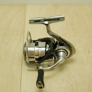 ダイワ(DAIWA)の【極美品】18 イグジスト FC LT 1000S-P 【送料無料】(リール)