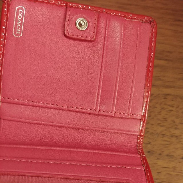 COACH(コーチ)のCOACH エナメル ピンク 財布 二つ折り ウォレット メンズのファッション小物(折り財布)の商品写真