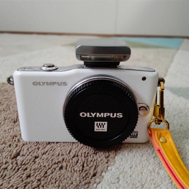 OLYMPUS(オリンパス)のミラーレスカメラ オリンパス ペン　E-PM1 スマホ/家電/カメラのカメラ(ミラーレス一眼)の商品写真
