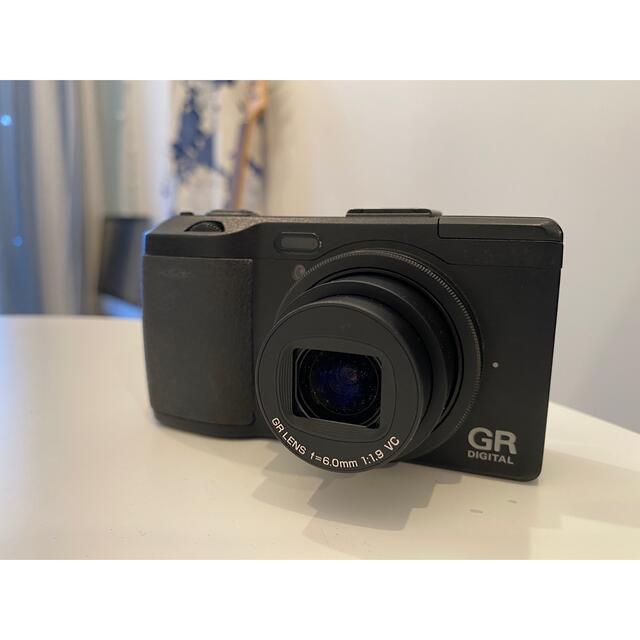 RICOH(リコー)のRICOH GR DIGITAL Ⅳ おまけバッテリー&メモリカード16GB スマホ/家電/カメラのカメラ(コンパクトデジタルカメラ)の商品写真
